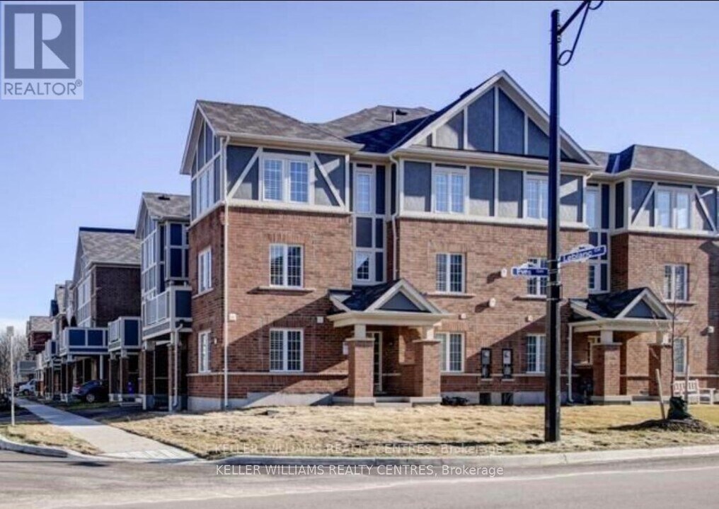 1570 Leblanc Ct in Milton, ON - Building Photo