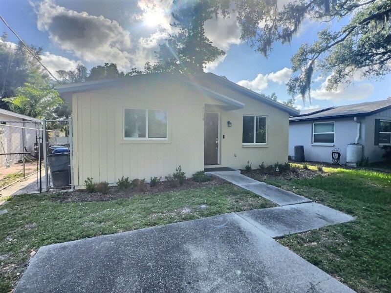 4514 S Lockwood Ridge Rd in Sarasota, FL - Building Photo