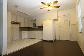 21702 E Memorial Dr in Porter, TX - Building Photo - Building Photo