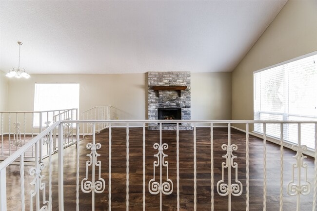 2422 Hilton Head Dr in Missouri City, TX - Foto de edificio - Building Photo