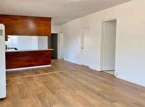 960 East St in Hollister, CA - Building Photo - Building Photo