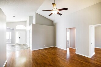 13281 Emerald View Ct in Wellington, FL - Building Photo - Building Photo
