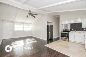 5700 N Highland Ave in Kansas City, MO - Foto de edificio - Building Photo