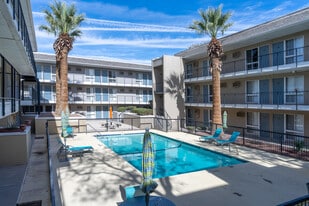 Vista Sol El Paso in El Paso, TX - Building Photo