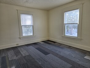 1134 S Linden Ave in Alliance, OH - Foto de edificio - Building Photo