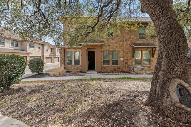 property at 13800 Lyndhurst St