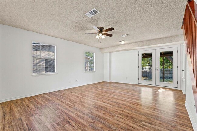 205 Cisneros St in Kyle, TX - Building Photo - Building Photo