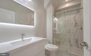 2536 Elvans Rd SE in Washington, DC - Foto de edificio - Building Photo