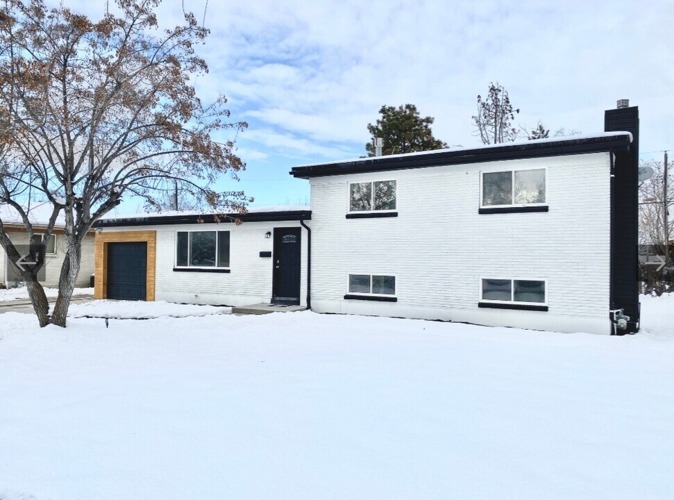 455 E Mountain View Dr Photo