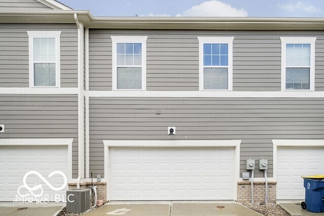 696 Lagerfield Dr in Carmel, IN - Building Photo - Building Photo