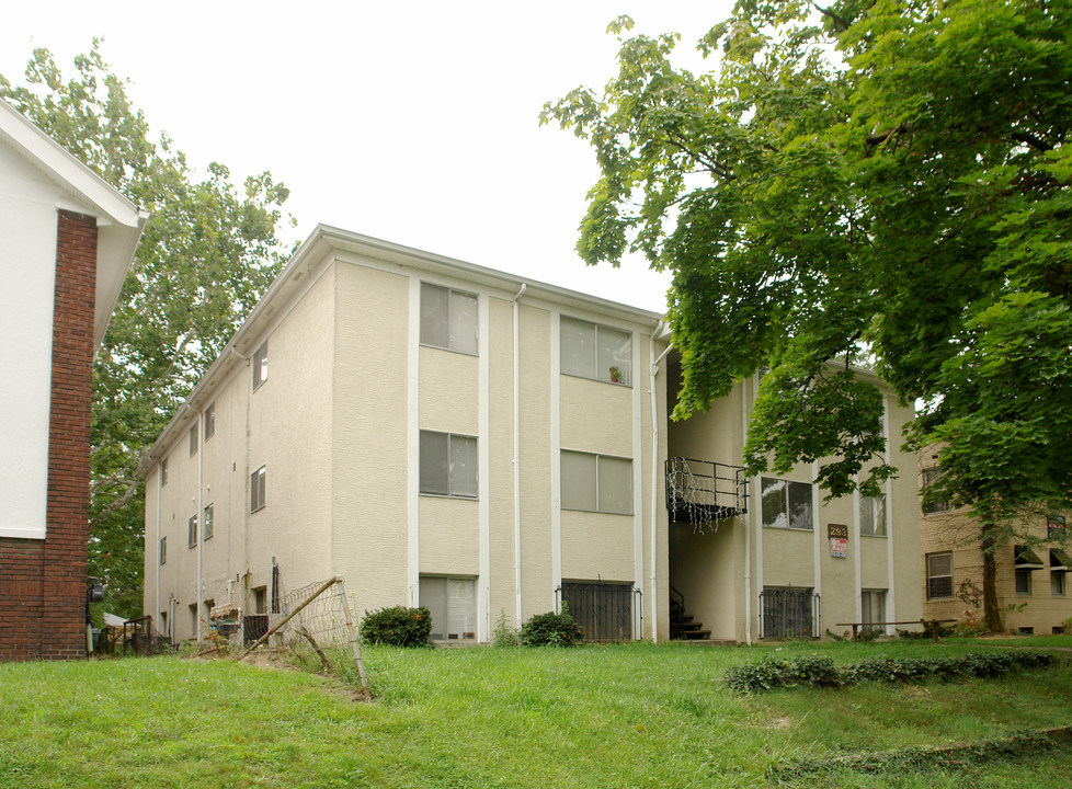 293 E 15th Ave in Columbus, OH - Foto de edificio