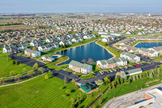 Lakes at Woodmont in Perrysburg, OH - Building Photo - Building Photo