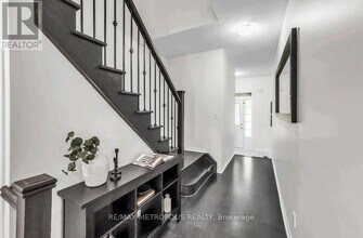 49 Rimrock Cres in Whitby, ON - Building Photo - Building Photo