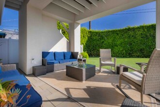 5366 Chelsea St in San Diego, CA - Building Photo - Building Photo