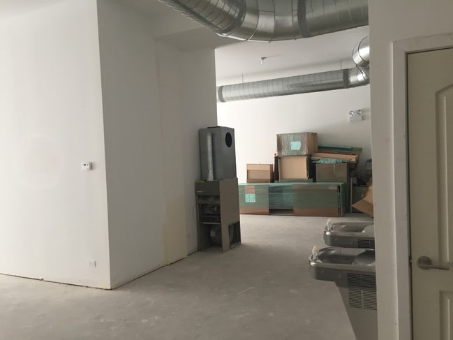 2104 W Belmont Ave in Chicago, IL - Building Photo - Building Photo