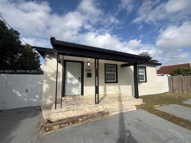 3281 NW 14th Terrace in Miami, FL - Building Photo - Building Photo