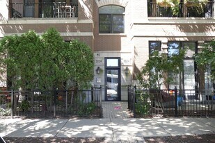 3024 N Sheffield Ave in Chicago, IL - Building Photo