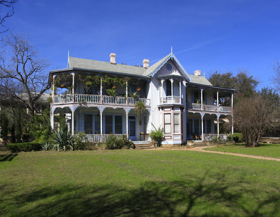 Windsor Apartments in Austin, TX - Building Photo