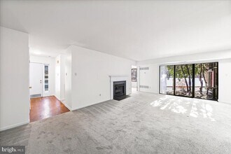 102 Mountainview Dr in Chesterbrook, PA - Building Photo - Building Photo