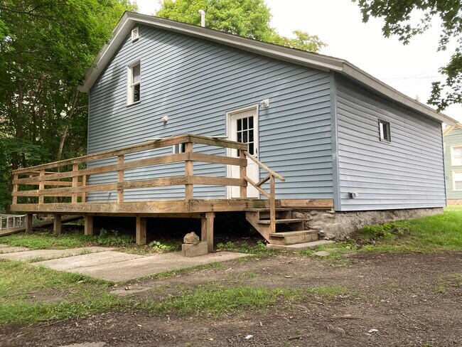 2 Lewis St in Oneonta, NY - Building Photo - Building Photo
