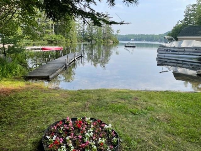 43 Piney Point Rd in Sunapee, NH - Building Photo