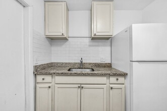 203 4th Ave S in Lake Worth Beach, FL - Building Photo - Building Photo