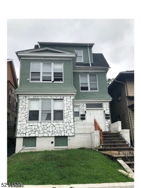 149 Mapes Ave in Newark, NJ - Building Photo