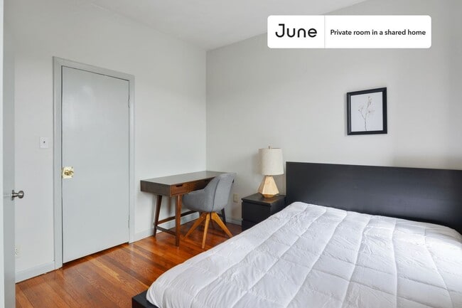 Room in Shared 4 bed/1 bath home in Boston, MA - Building Photo - Building Photo