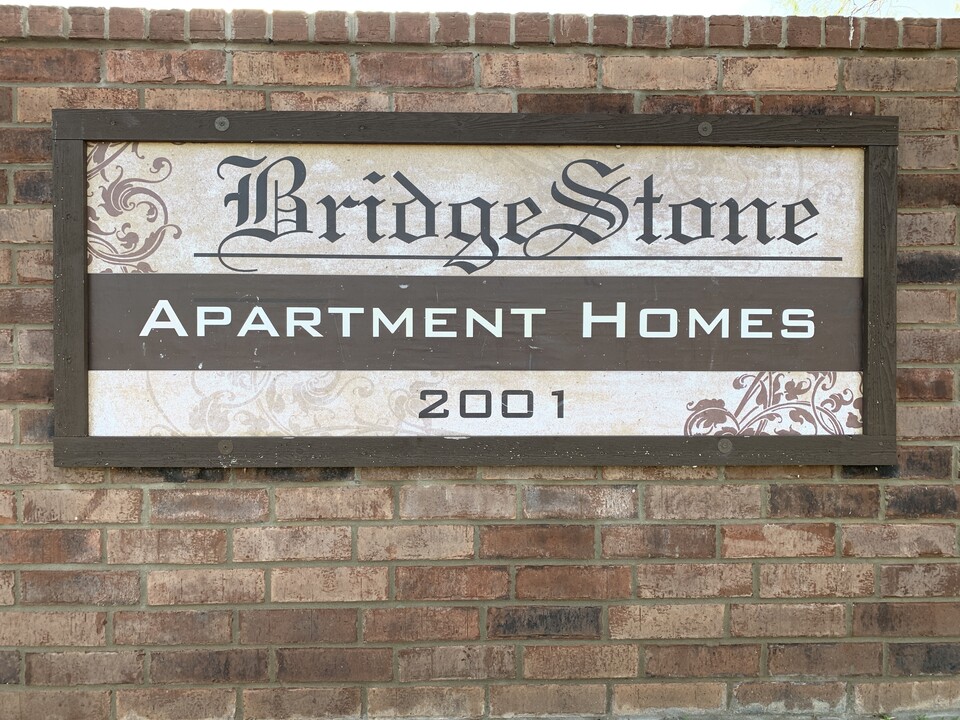 2001 S Bridge Ave in Weslaco, TX - Building Photo