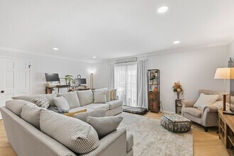 98 Valley Rd in Greenwich, CT - Building Photo - Building Photo
