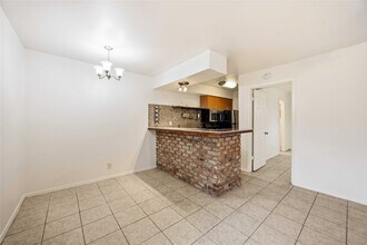 4321 Hazard St, Unit 2 in Houston, TX - Foto de edificio - Building Photo