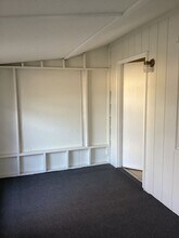 1027 Silver Ct in Anderson, IN - Building Photo - Building Photo