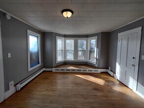 184 S Main St in Newport, NH - Building Photo - Building Photo