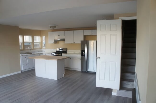 440 Canal St, Unit 2