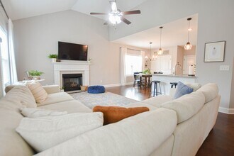 2072 Jackie Lorraine Drive in Clarksville, TN - Building Photo - Building Photo