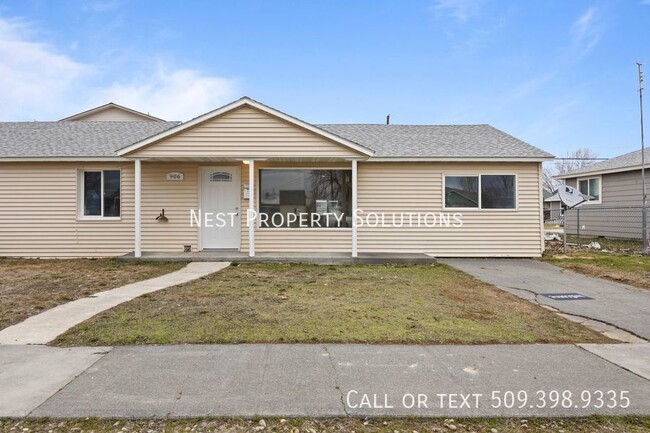 906 S Alderwood Dr in Moses Lake, WA - Building Photo - Building Photo