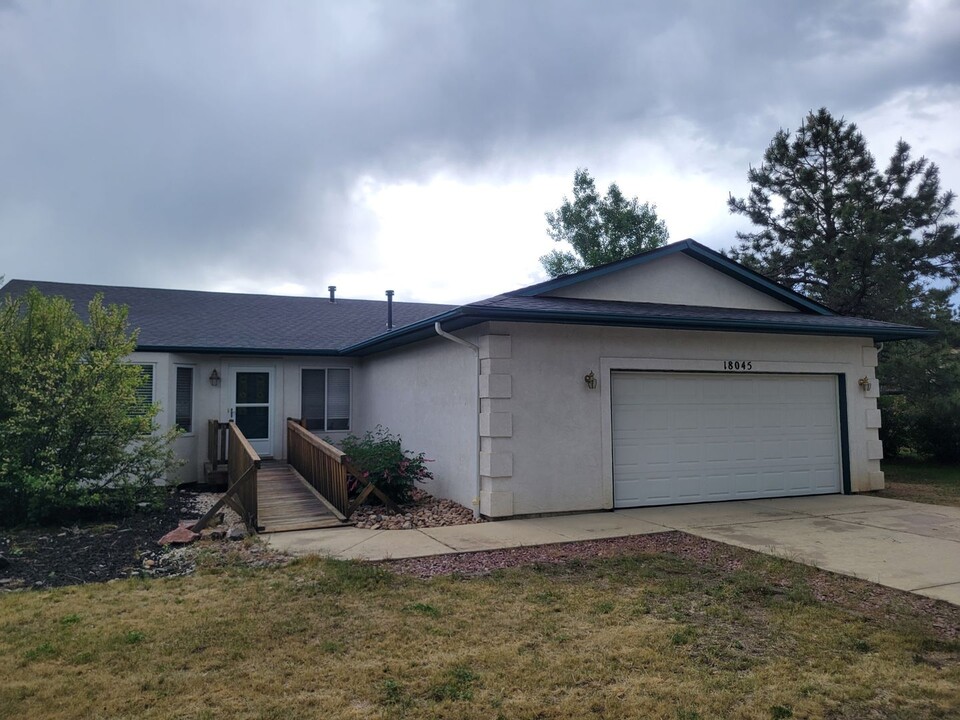 18045 Briarhaven Ct in Monument, CO - Building Photo