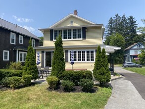 134 Lincoln Ave, Unit Main house in Saratoga Springs, NY - Building Photo - Building Photo