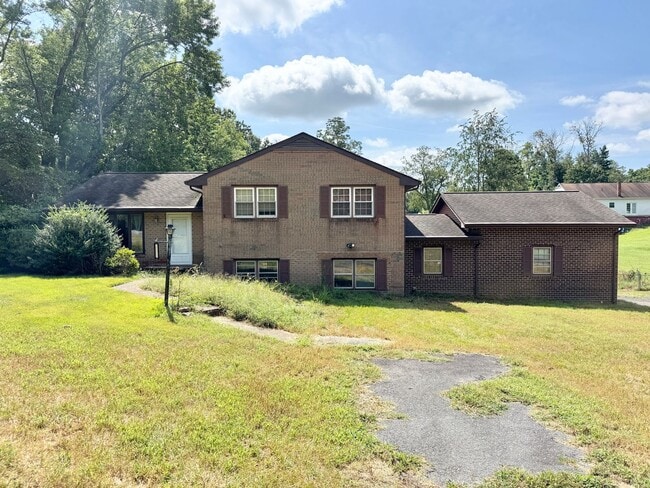 11124 Dahlgren Rd