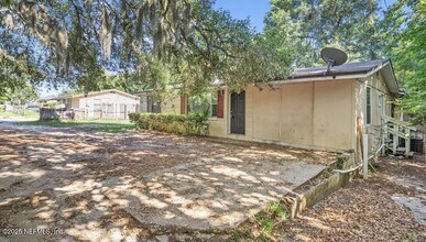 5758 Newberg Ln in Jacksonville, FL - Building Photo - Building Photo