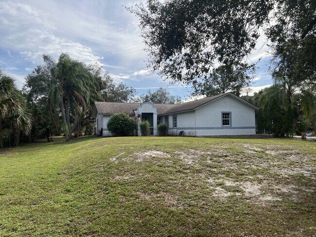 740 23rd St SW in Naples, FL - Building Photo - Building Photo