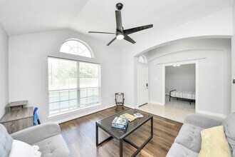 1406 Williams Trace in Baytown, TX - Building Photo - Building Photo