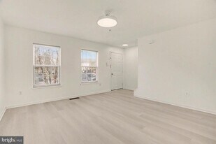 14805 Strawberry Ln in Burtonsville, MD - Building Photo