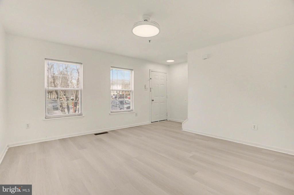 14805 Strawberry Ln in Burtonsville, MD - Building Photo