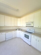 5002 Kames Square in Louisville, KY - Building Photo - Building Photo