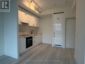 1 Quarrington Lane in North York, ON - Building Photo - Building Photo