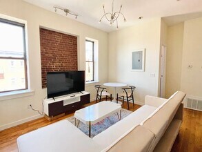 Furnished room/NOT APARTMENT in Brooklyn, NY - Building Photo - Building Photo