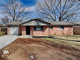 4245 Larson Ln in Fort Worth, TX - Building Photo