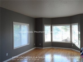 7205 33rd Ave NE in Lacey, WA - Building Photo - Building Photo