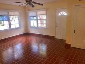 4815 N Flagler Dr in West Palm Beach, FL - Building Photo - Interior Photo